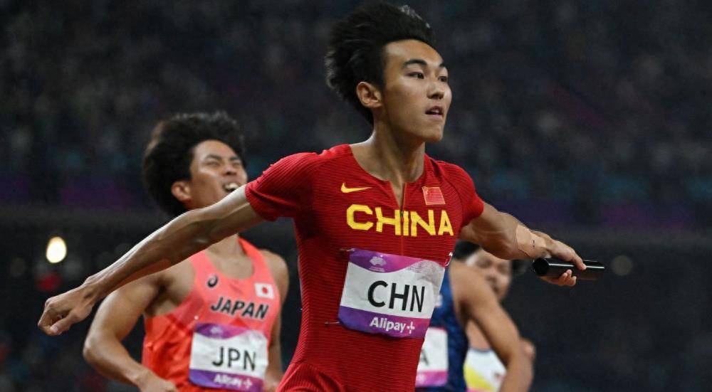 阿扎伦卡重返赛场，出色发挥首场状态出色，德国队观众沸腾！