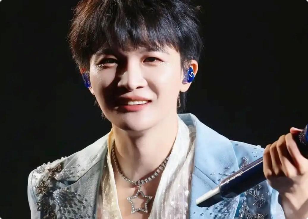 哈兰德重返赛场，表现优异首场状态出色，掘金观众沸腾！